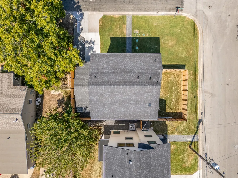 943 E 52nd Street Austin, TX 78751