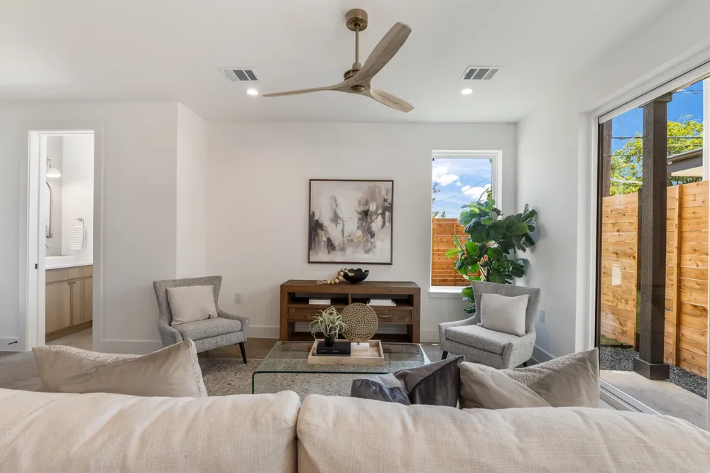 943 E 52nd Street Austin, TX 78751