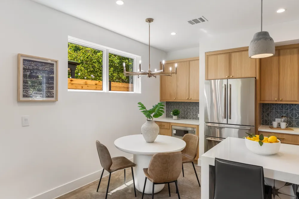 943 E 52nd Street Austin, TX 78751