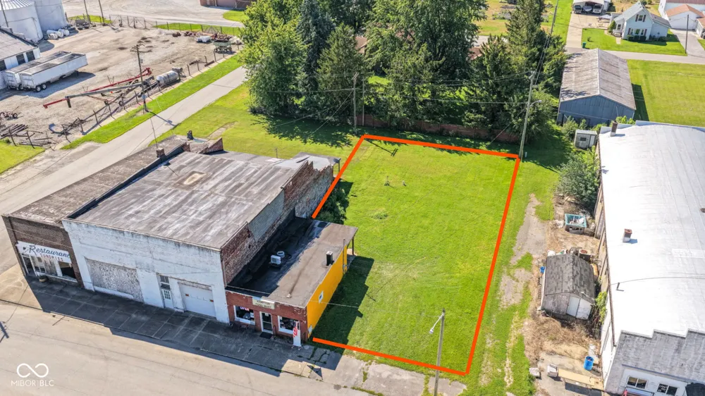 105 W Colonial Street Kempton, IN 46049