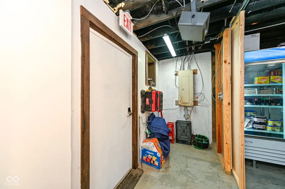 105 W Colonial Street Kempton, IN 46049