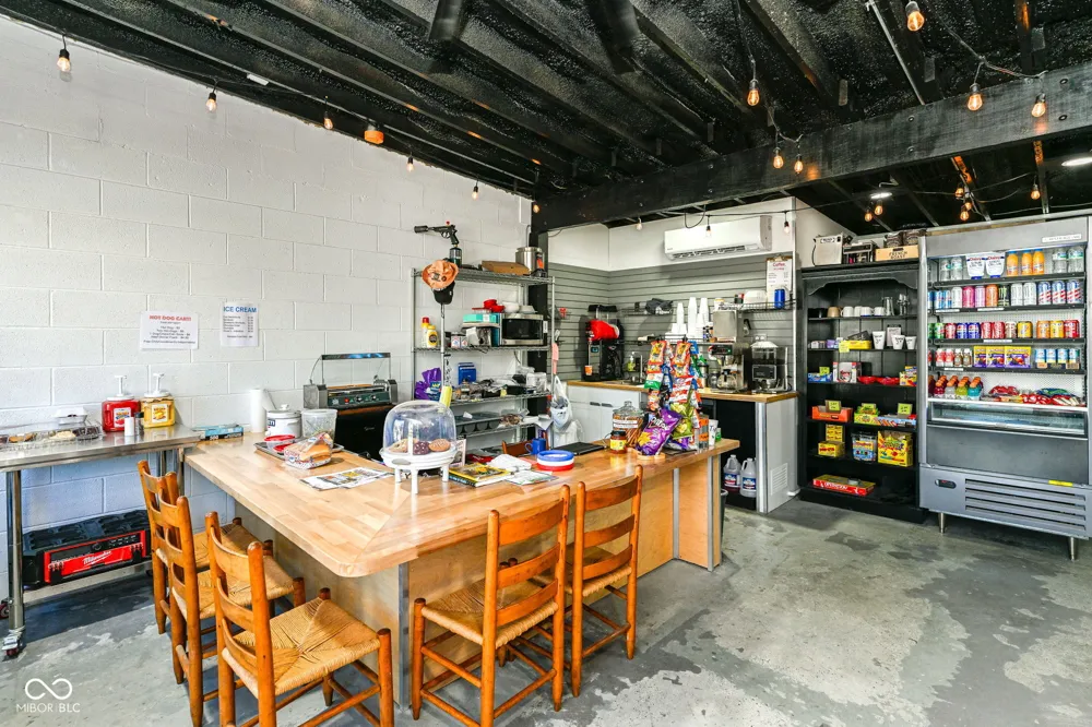105 W Colonial Street Kempton, IN 46049