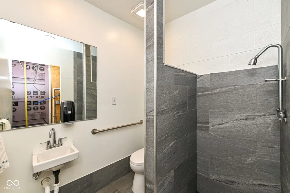 105 W Colonial Street Kempton, IN 46049