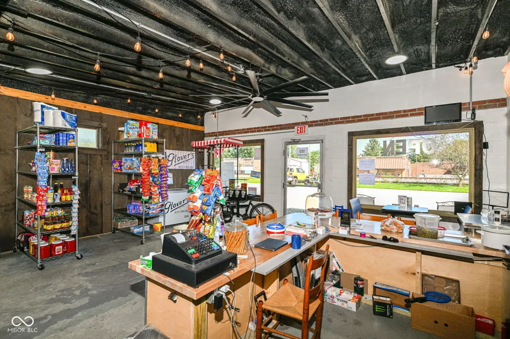 105 W Colonial Street Kempton, IN 46049