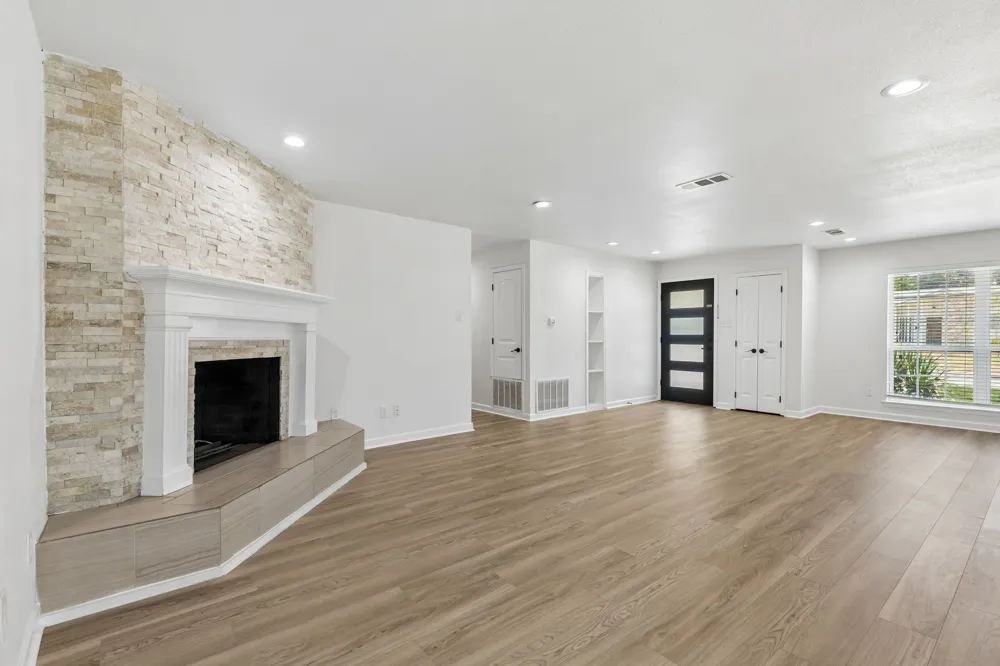 8148 Clear Springs Road Dallas, TX 75240