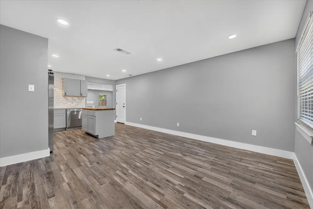 2802 El Capitan Drive Dallas, TX 75228