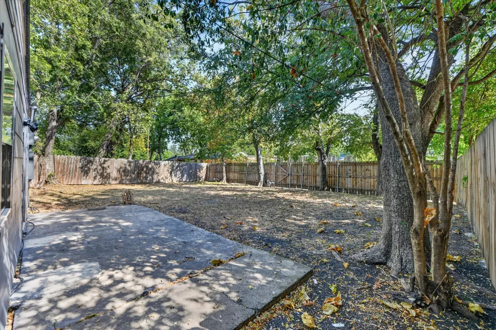 2802 El Capitan Drive Dallas, TX 75228