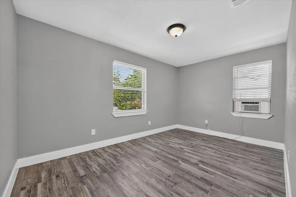 2802 El Capitan Drive Dallas, TX 75228