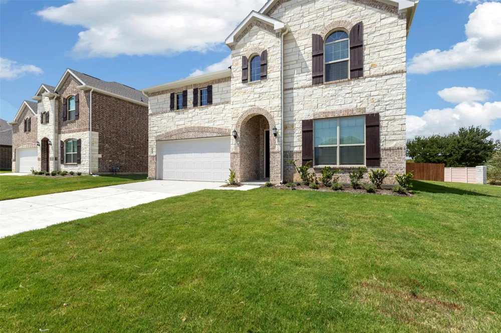 223 loving Trail Justin, TX 76247