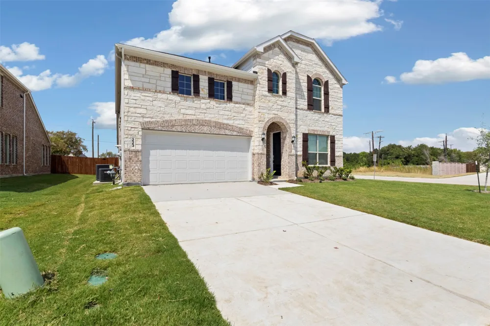 223 loving Trail Justin, TX 76247