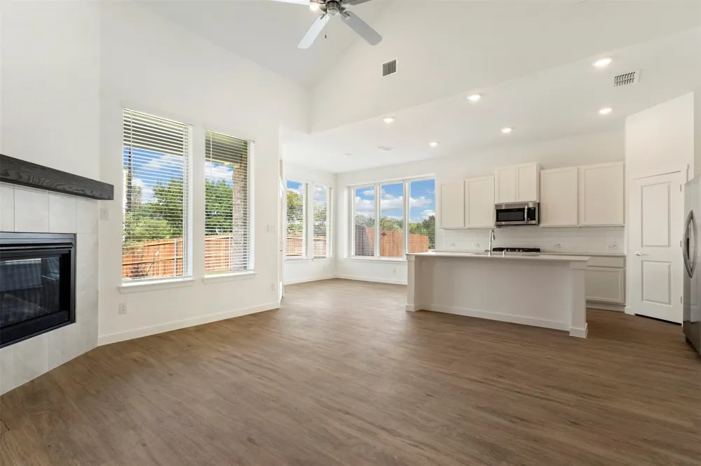 223 loving Trail Justin, TX 76247