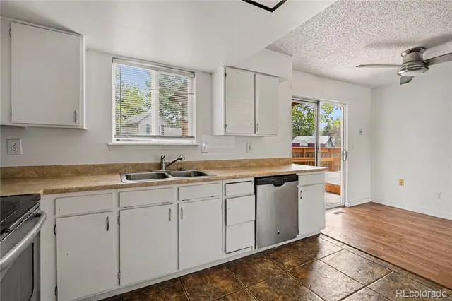4922 S Rifle Court Aurora, CO 80015