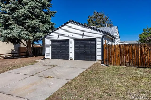 5119 Chandler Way Denver, CO 80239