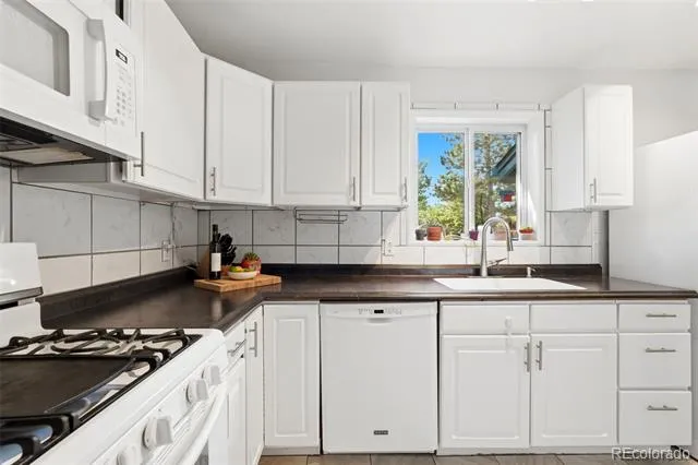 1330 S Ivanhoe Way Denver, CO 80224