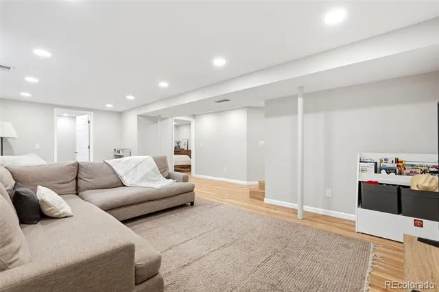 1330 S Ivanhoe Way Denver, CO 80224