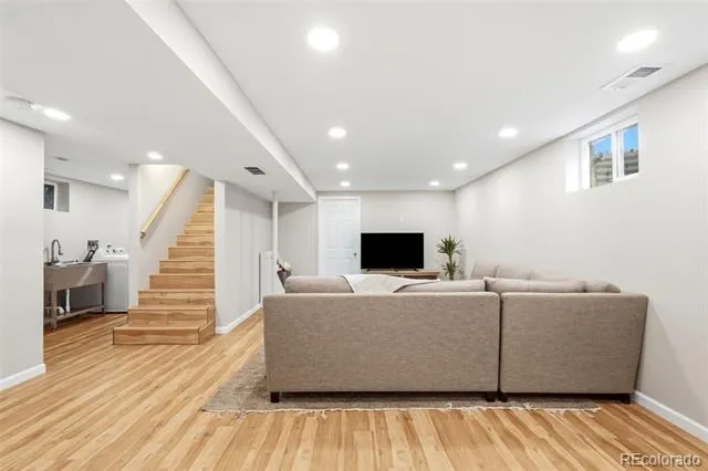 1330 S Ivanhoe Way Denver, CO 80224
