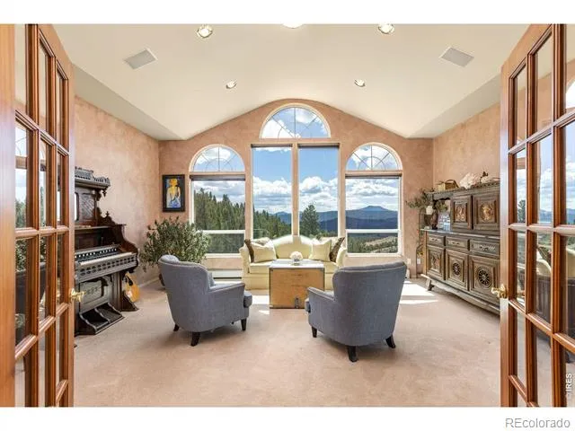 323 Overlook Lane Boulder, CO 80302