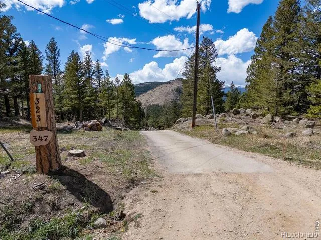 323 Overlook Lane Boulder, CO 80302