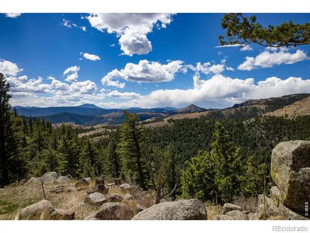 323 Overlook Lane Boulder, CO 80302