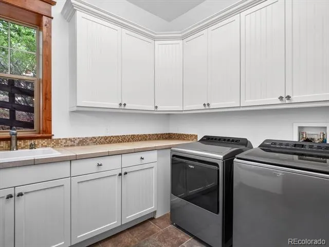 2643 Hawk Point Court Castle Rock, CO 80104