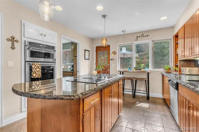 7815 Red Rock Circle Larkspur, CO 80118