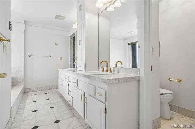 1900 E Girard Place #901 Englewood, CO 80113