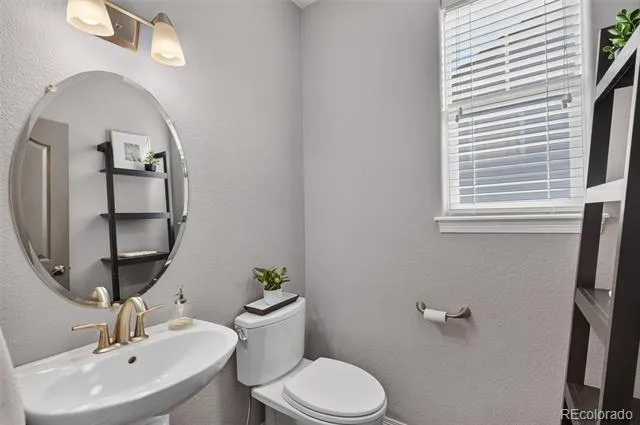 7282 S Rome Street Aurora, CO 80016