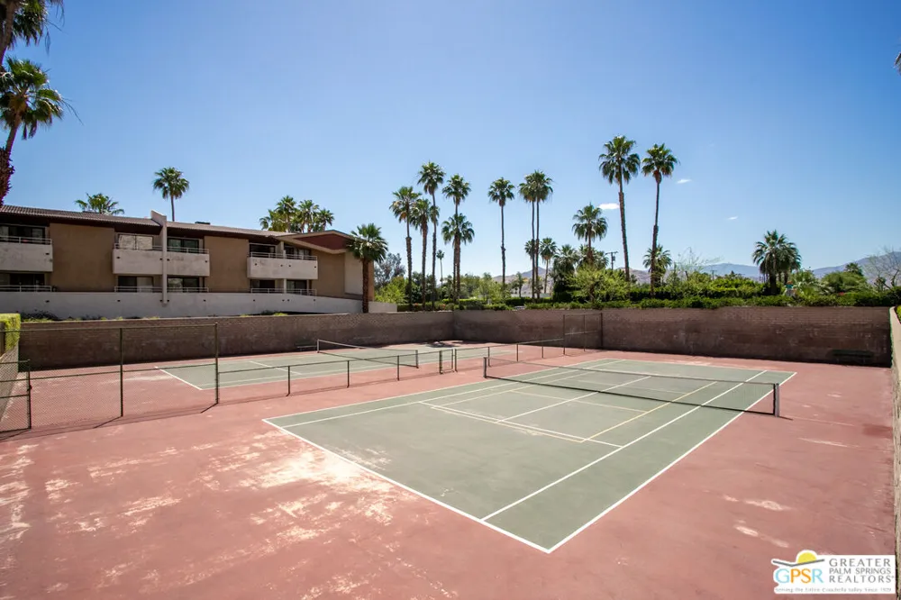 470 S Calle Encilia Palm Springs, CA 92262