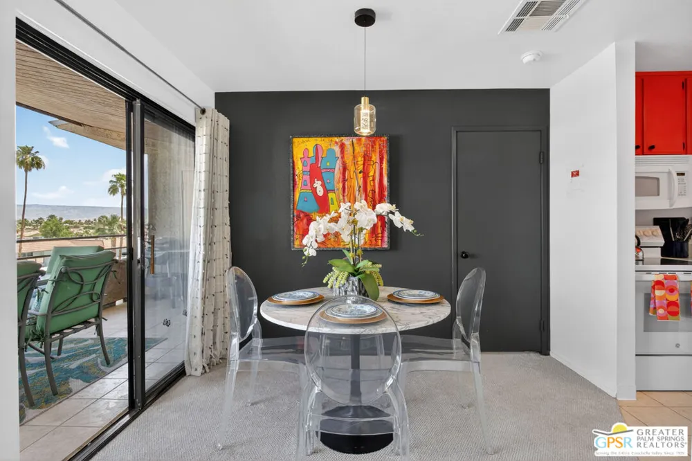 470 S Calle Encilia Palm Springs, CA 92262