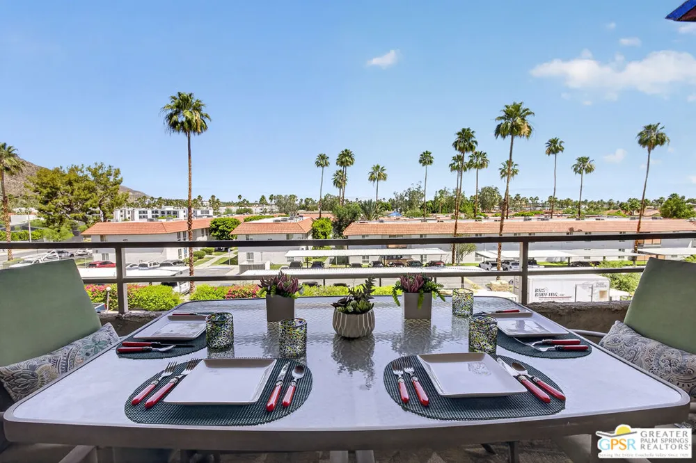 470 S Calle Encilia Palm Springs, CA 92262