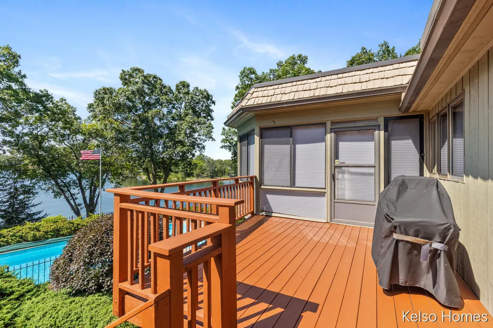2452 Holtman Drive NE Grand Rapids, MI 49525