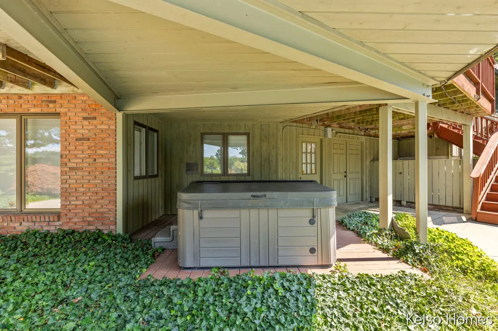 2452 Holtman Drive NE Grand Rapids, MI 49525