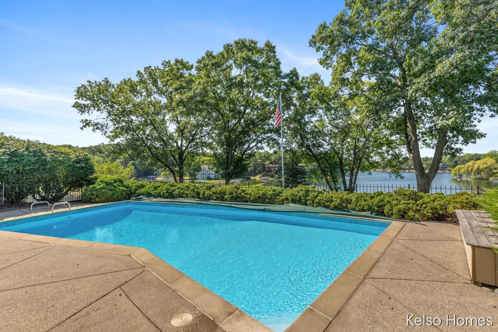 2452 Holtman Drive NE Grand Rapids, MI 49525