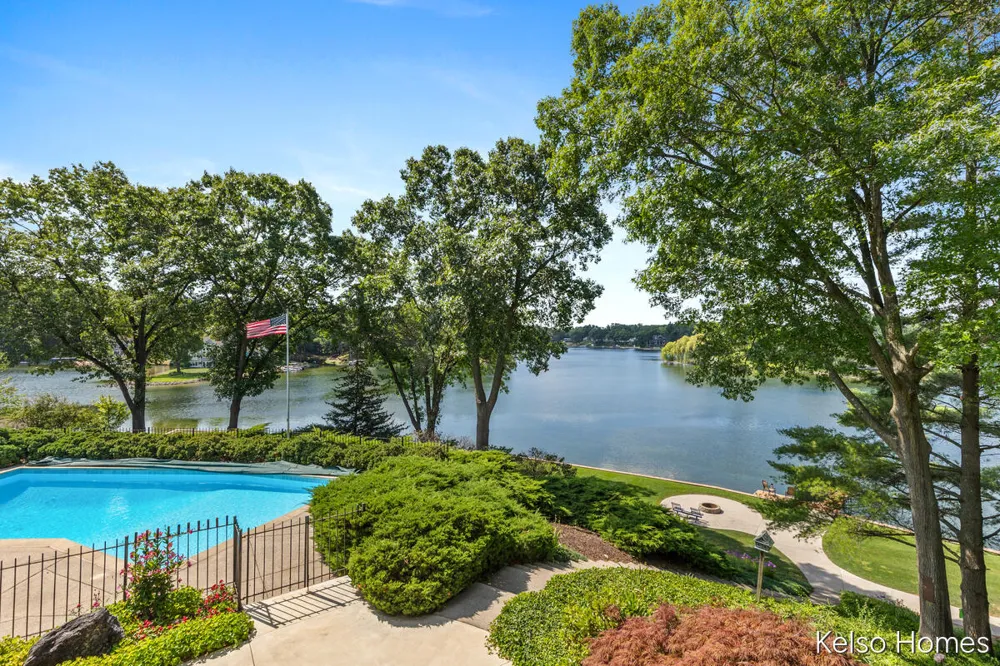 2452 Holtman Drive NE Grand Rapids, MI 49525