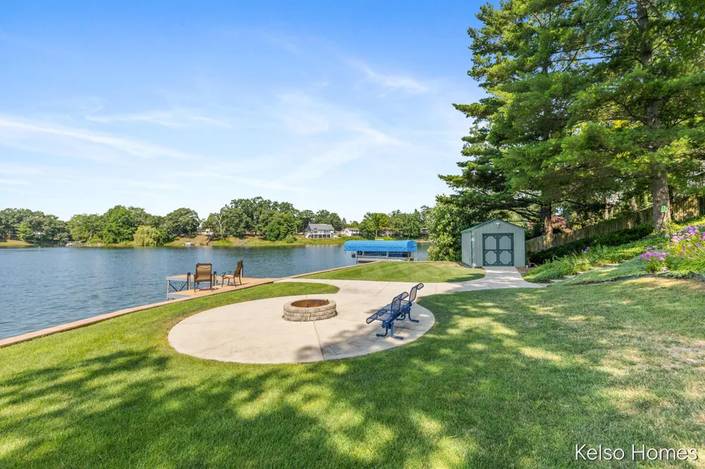 2452 Holtman Drive NE Grand Rapids, MI 49525