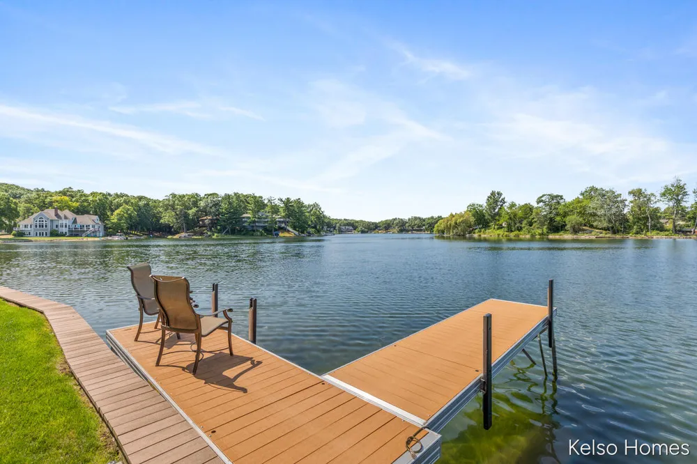 2452 Holtman Drive NE Grand Rapids, MI 49525