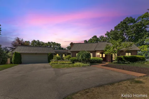 2452 Holtman Drive NE