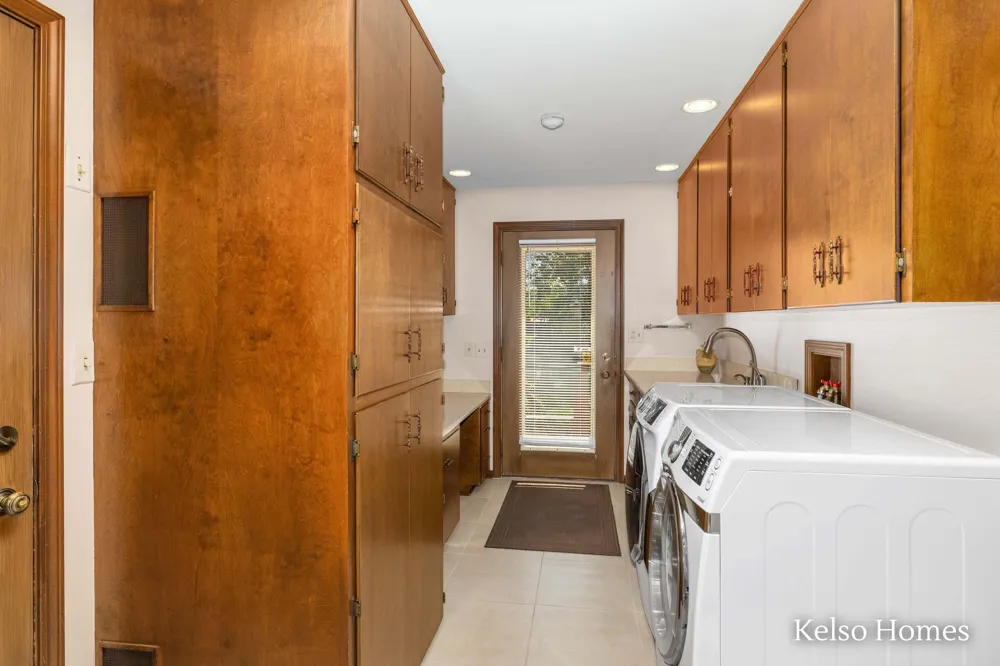 2452 Holtman Drive NE Grand Rapids, MI 49525