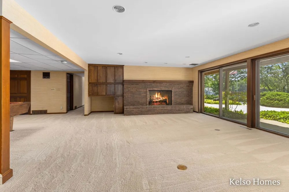 2452 Holtman Drive NE Grand Rapids, MI 49525