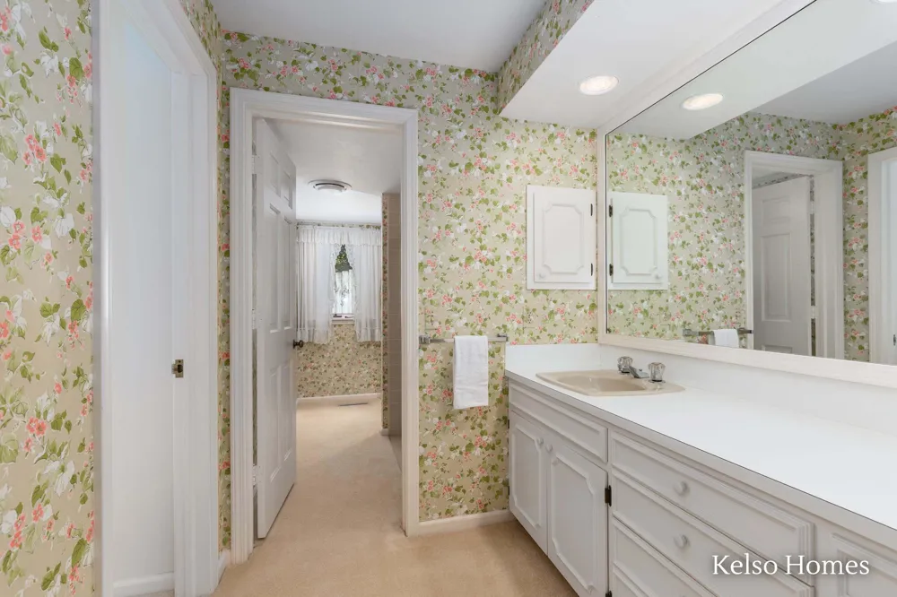 2452 Holtman Drive NE Grand Rapids, MI 49525