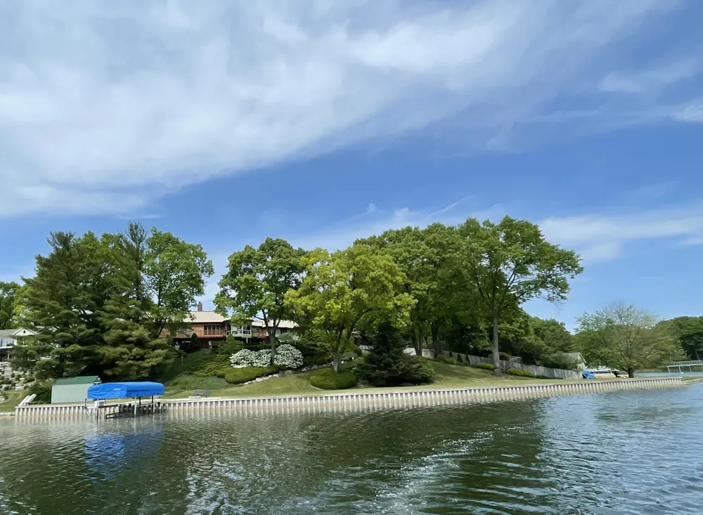 2452 Holtman Drive NE Grand Rapids, MI 49525