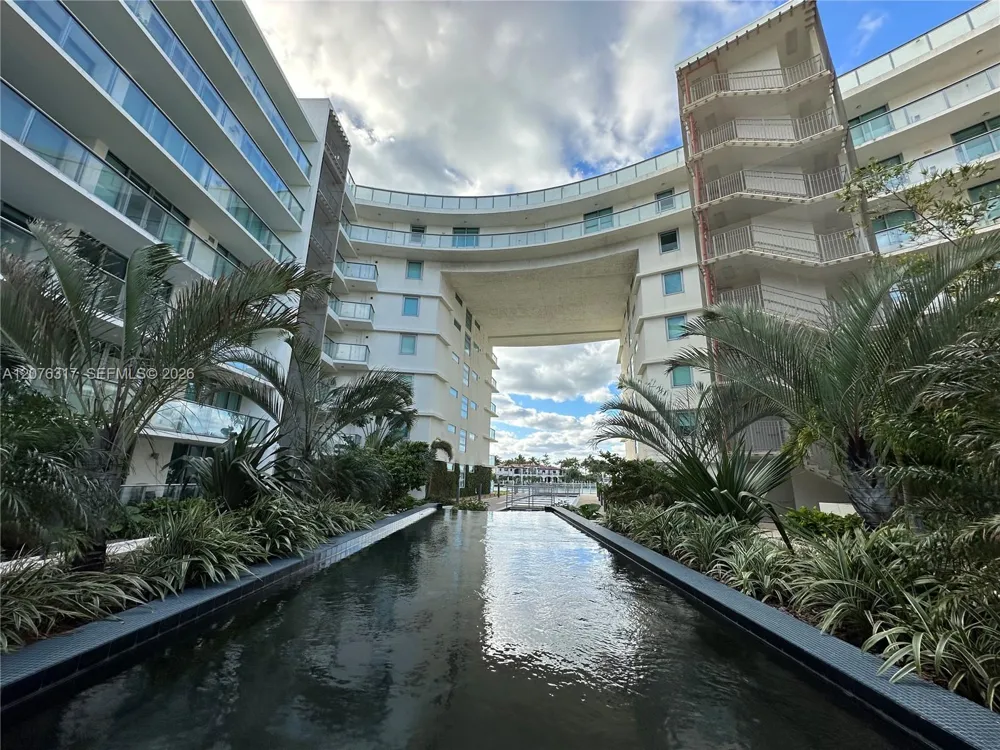 6620 Indian Creek Dr #505 Miami Beach, FL 33141