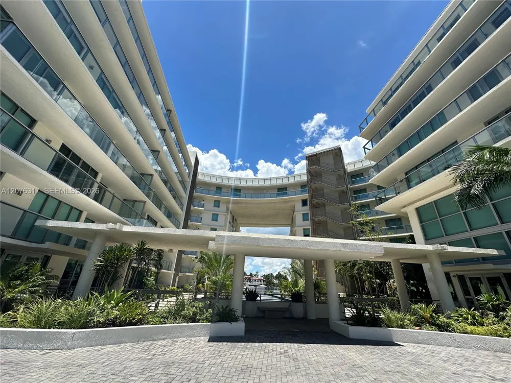 6620 Indian Creek Dr #505 Miami Beach, FL 33141