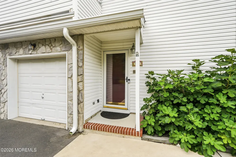 410 Deuce Drive Wall, NJ 07719