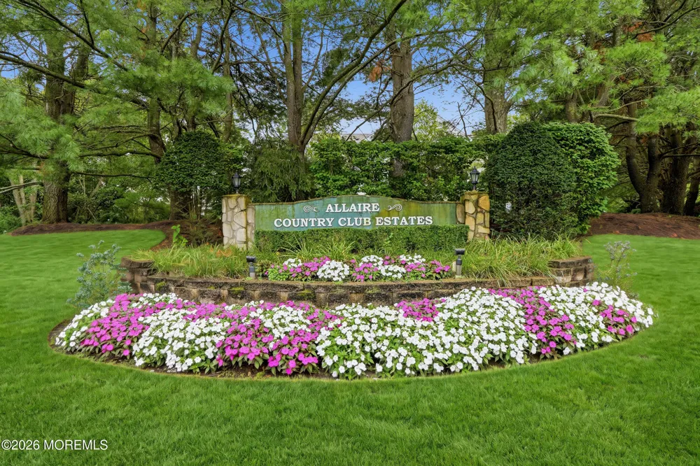 410 Deuce Drive Wall, NJ 07719