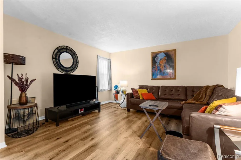 33397 Fargo Street Livonia City, MI 48152