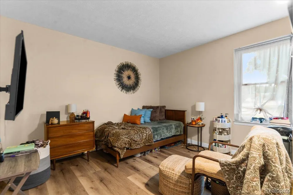 33397 Fargo Street Livonia City, MI 48152