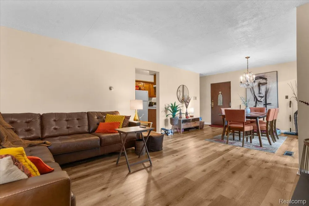 33397 Fargo Street Livonia City, MI 48152