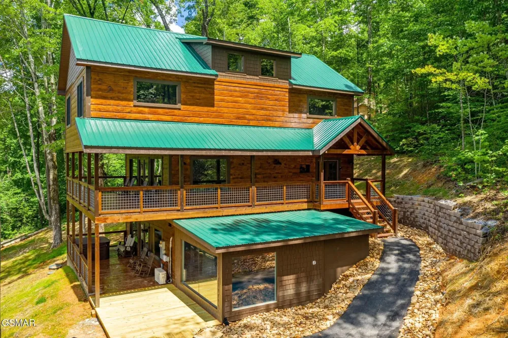 3181 Thomas Headrick Road Sevierville, TN 37862