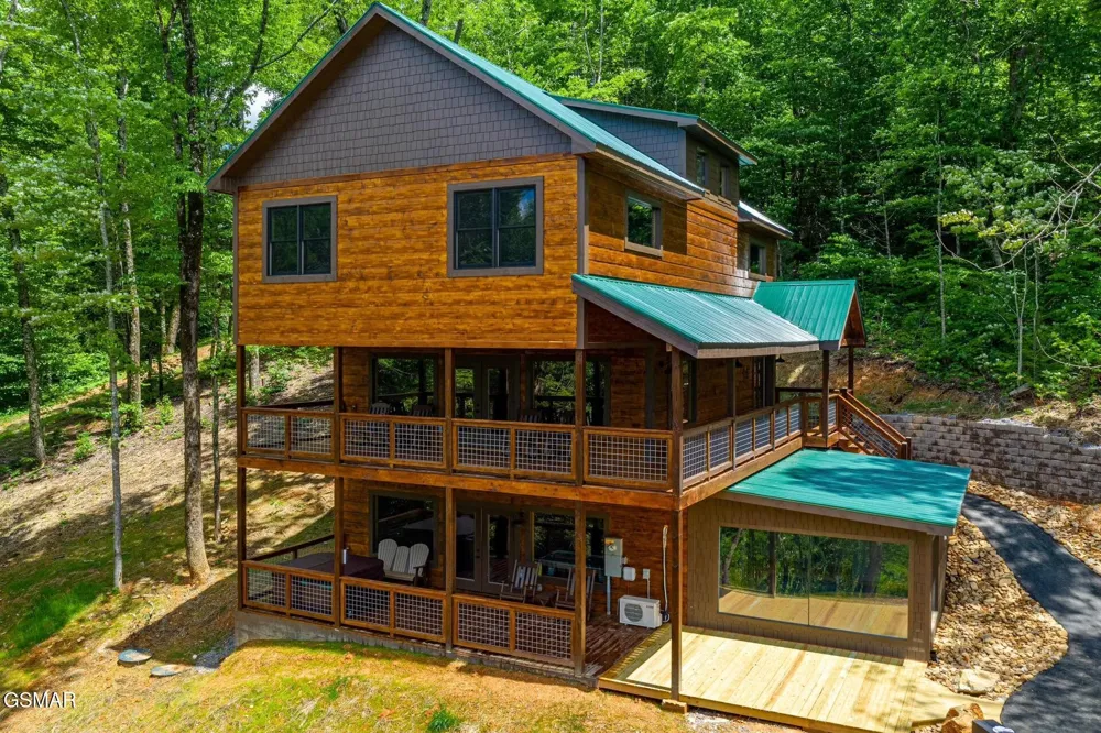 3181 Thomas Headrick Road Sevierville, TN 37862